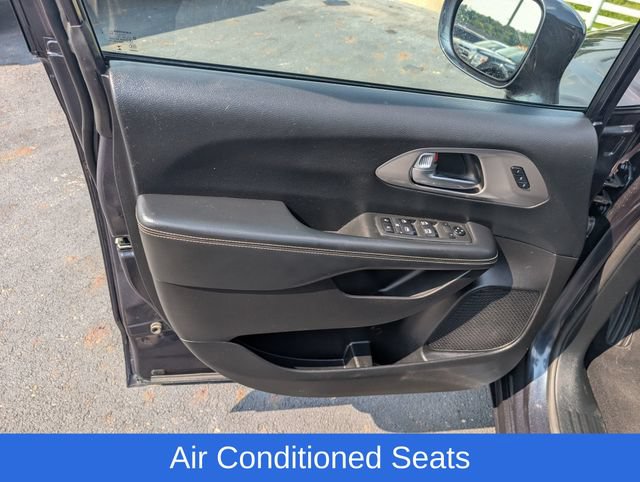 Used 2020 Chrysler Pacifica Touring-L w/ Advanced Safetytec Group AWD/4WD image 13