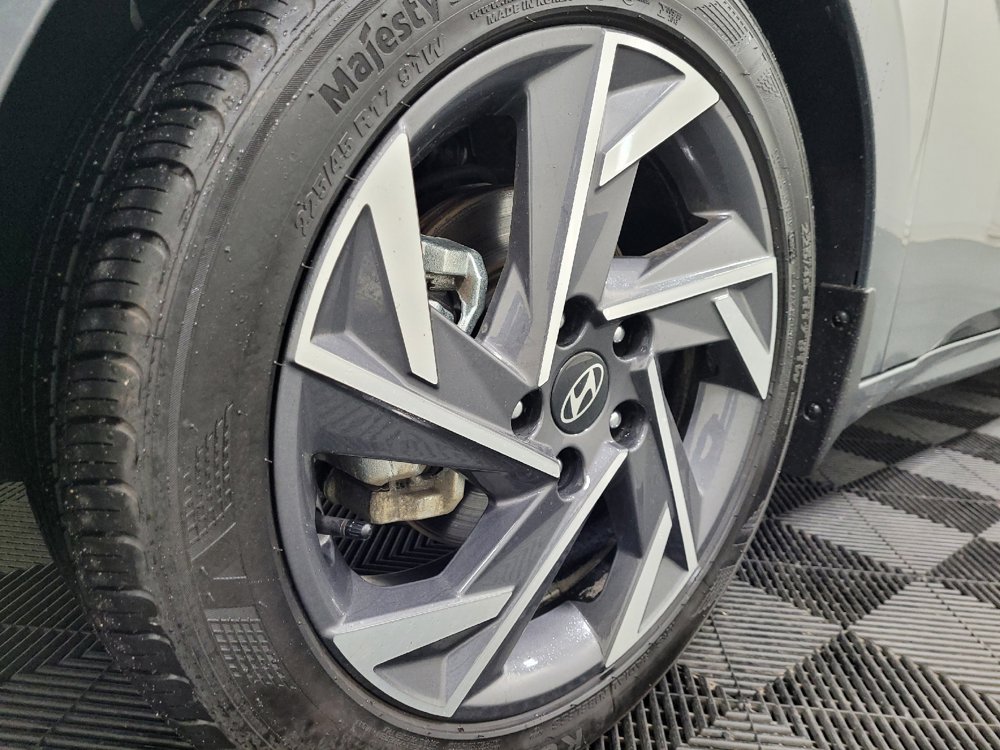 Used 2025 Hyundai Elantra Sport FWD image 31
