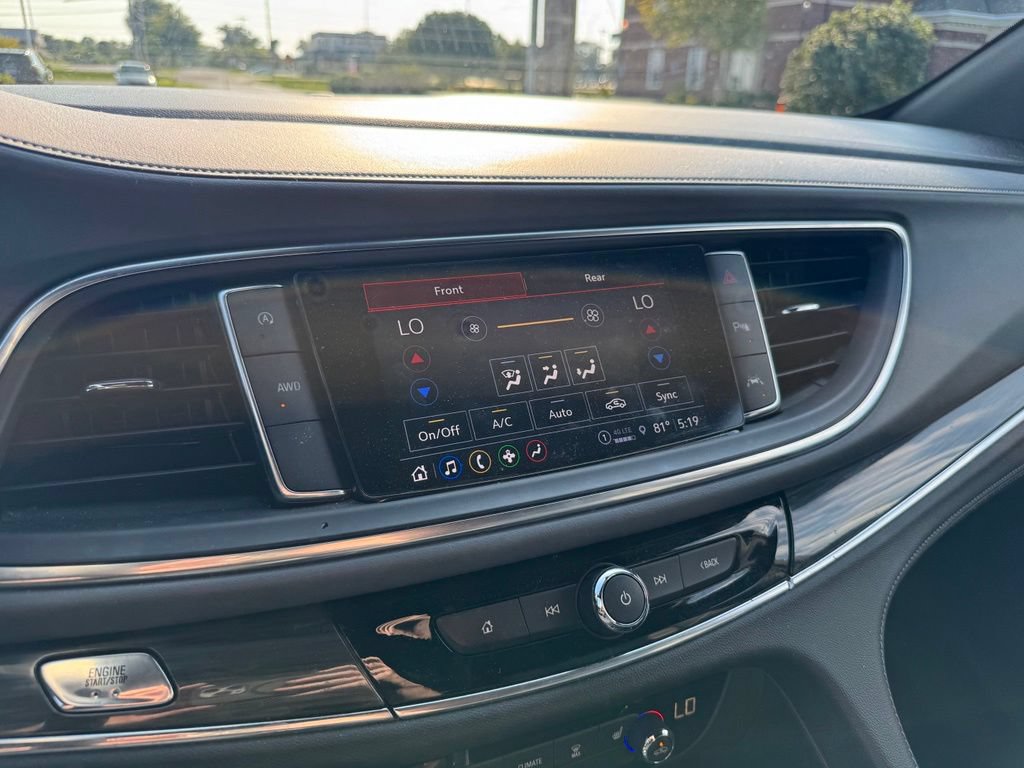 Used 2023 Buick Enclave Essence AWD/4WD image 16