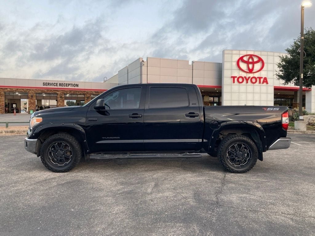 Used 2017 Toyota Tundra SR5 w/ SR5 Upgrade Package RWD image 8