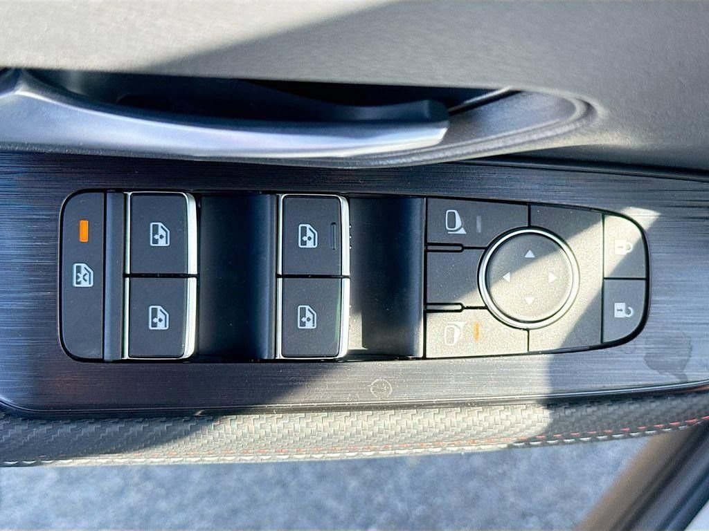 New 2026 Nissan Kicks SR w/ Illumination Package FWD image 17
