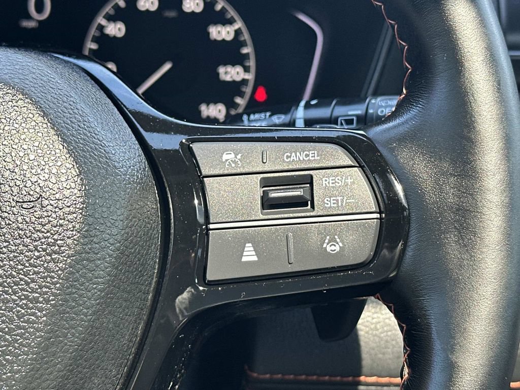 Used 2025 Honda Pilot TrailSport image 32