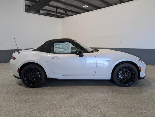 New 2026 MAZDA MX-5 Miata Club w/ Appearance Package RWD image 4