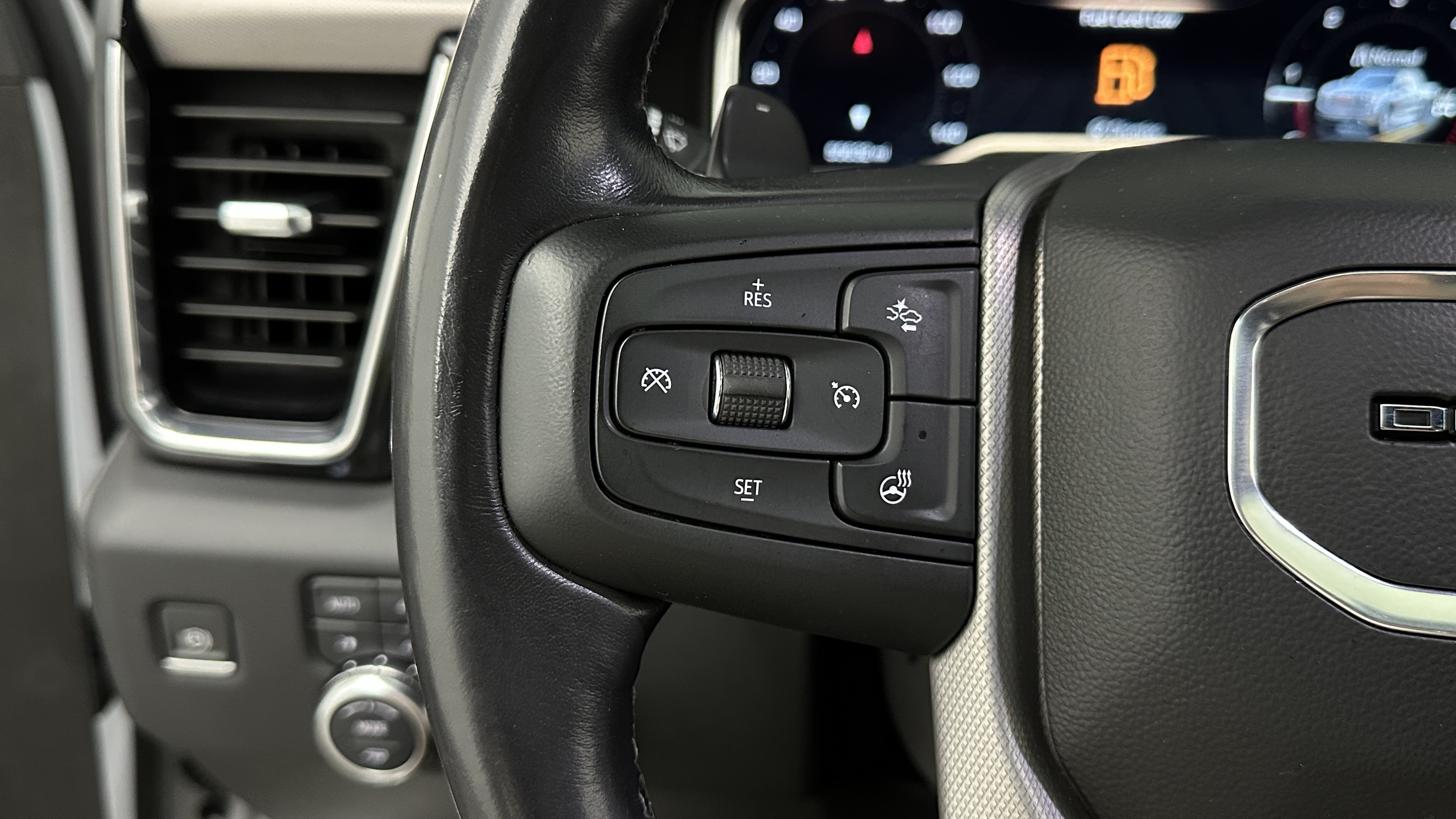 Used 2022 GMC Sierra 1500 Denali AWD/4WD image 24