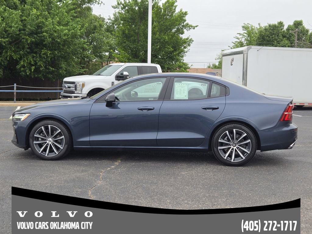 Used 2021 Volvo S60 T5 Momentum AWD/4WD image 3