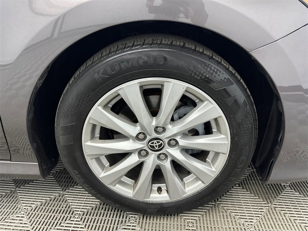 Used 2020 Toyota Camry LE image 13