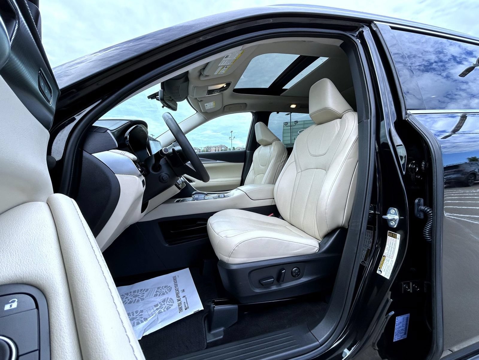 Certified 2025 INFINITI QX60 Luxe w/ Vision Package AWD/4WD image 10
