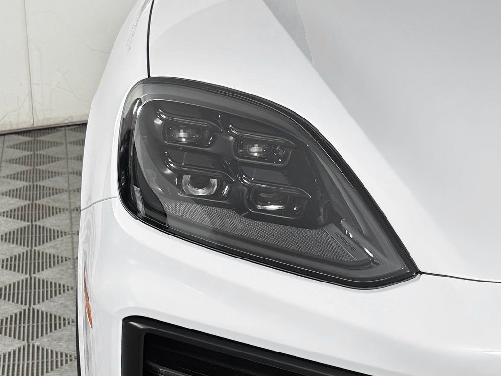 Certified 2026 Porsche Cayenne S AWD/4WD image 11