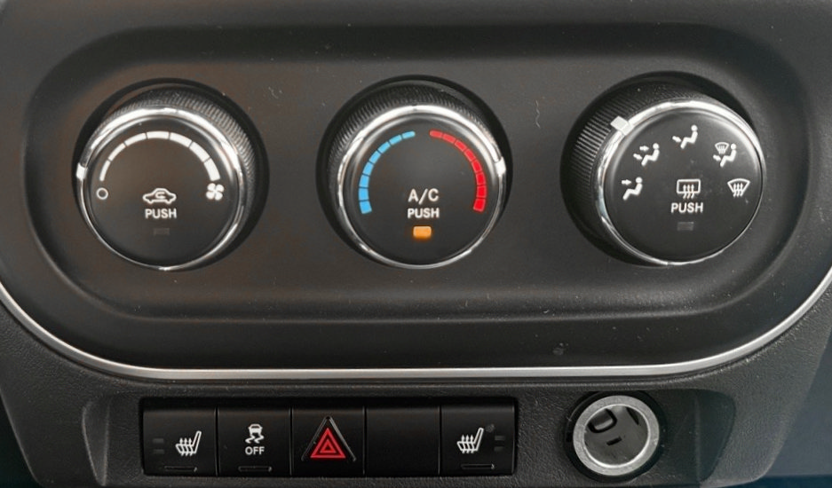 Used 2014 Jeep Compass Latitude AWD/4WD image 20