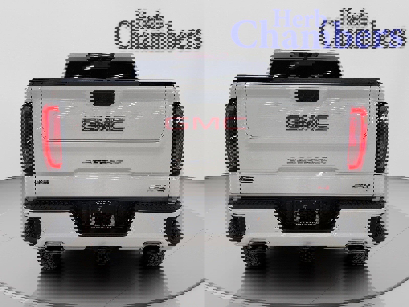 Used 2024 GMC Sierra 1500 AT4 w/ Technology Package image 6