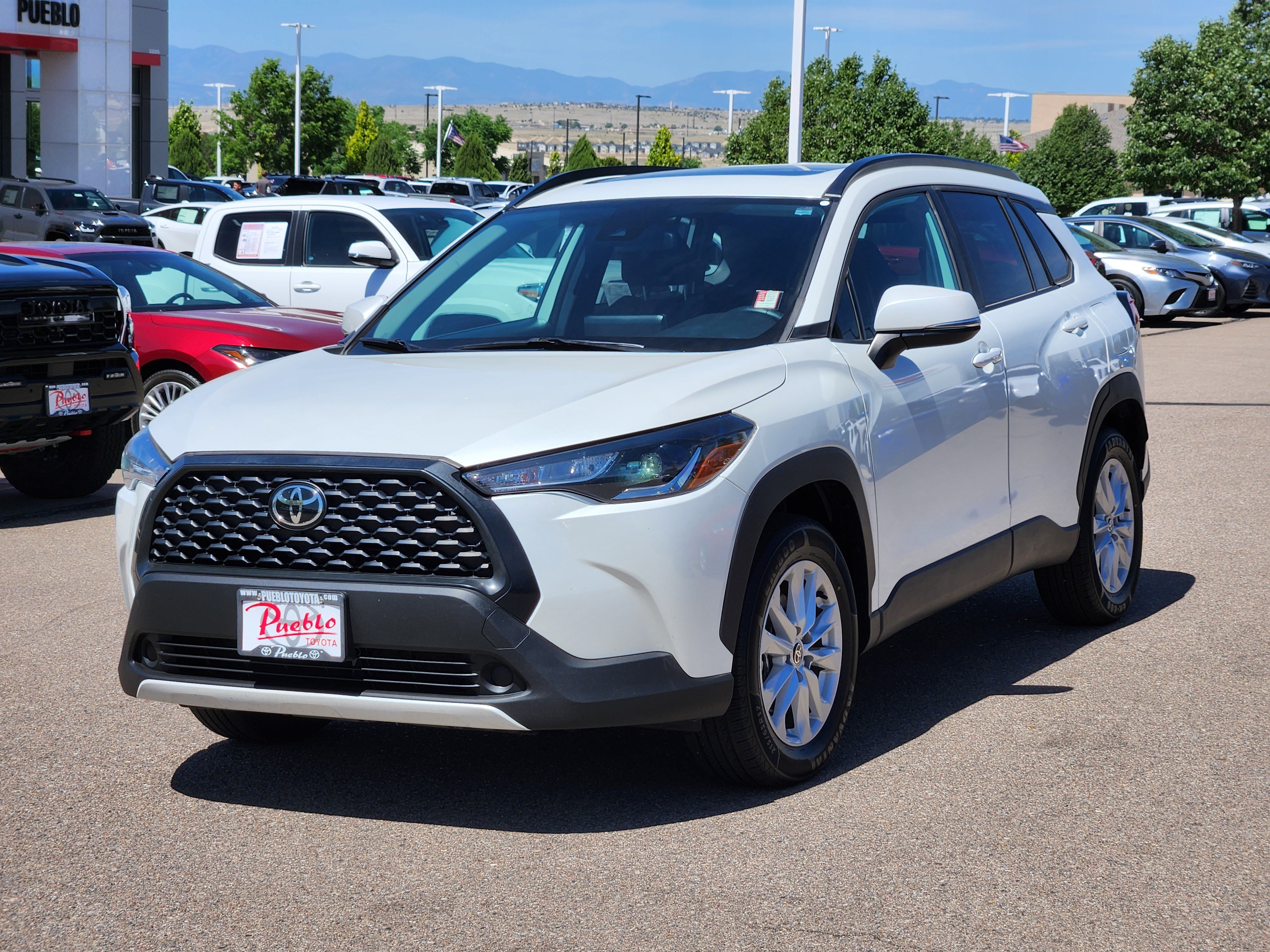 Used 2022 Toyota Corolla Cross LE w/ Moonroof Package AWD/4WD image 4
