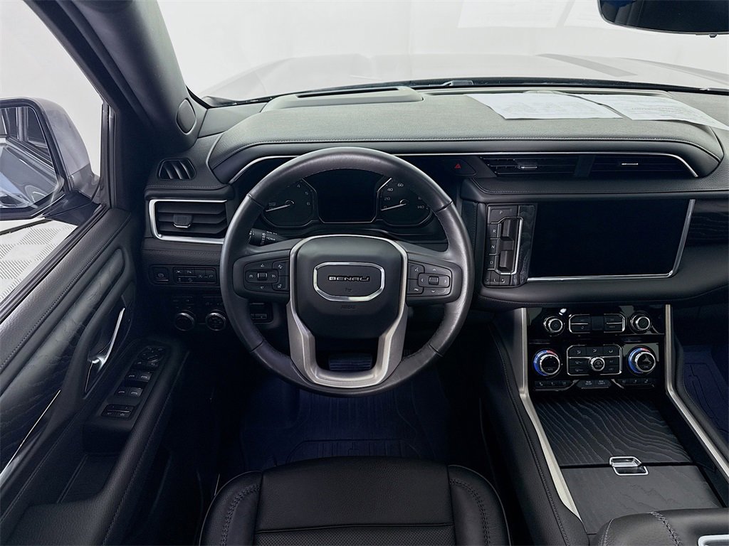 Used 2021 GMC Yukon Denali w/ Denali Premium Package image 24