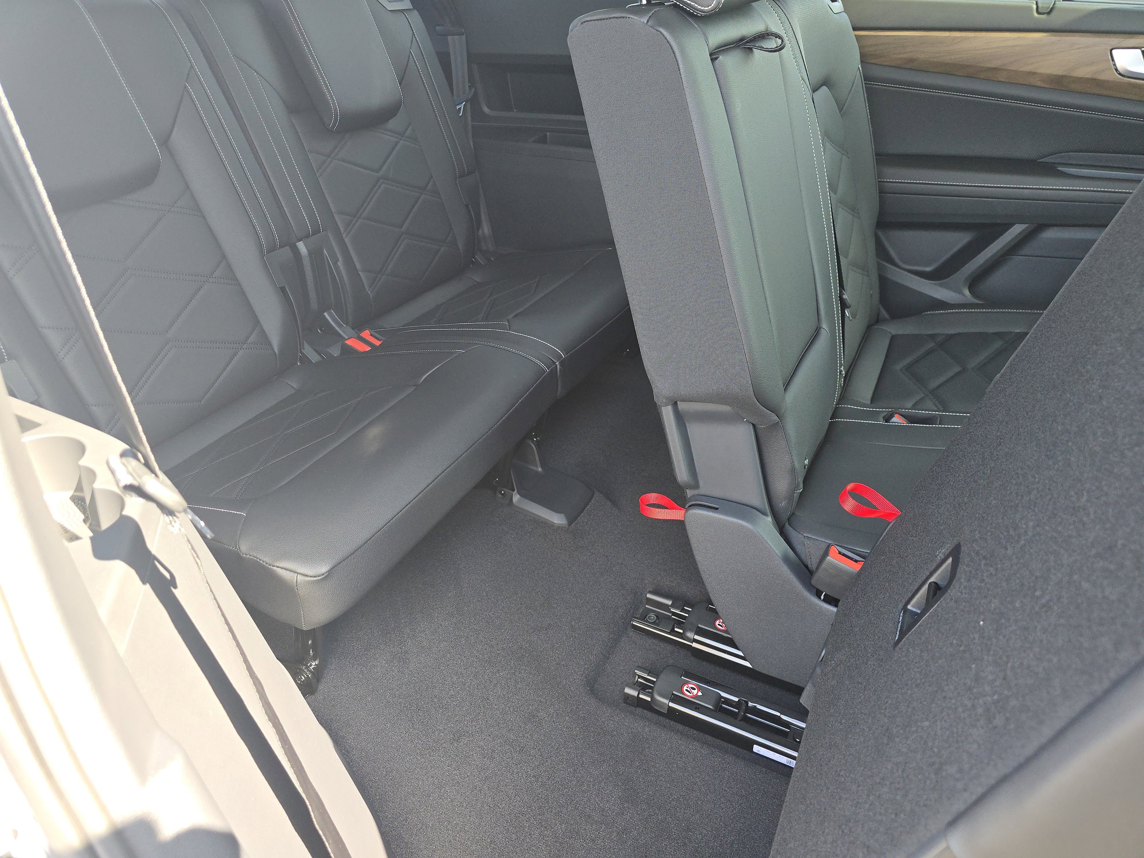 New 2026 Volkswagen Atlas SE image 16