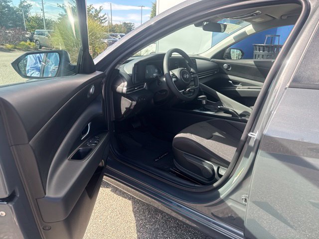 New 2026 Hyundai Elantra SE FWD image 11