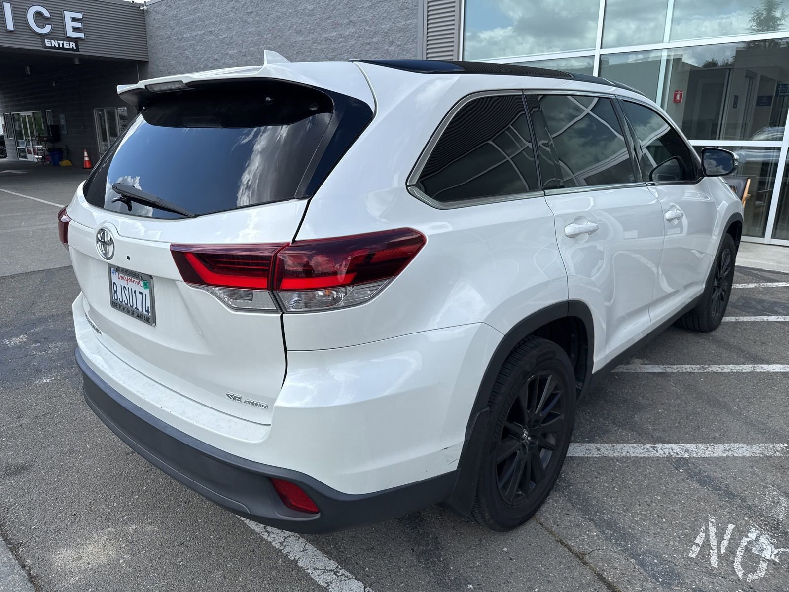 Used 2019 Toyota Highlander SE AWD/4WD image 5