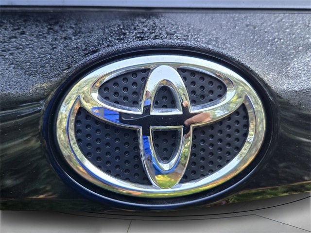 Used 2018 Toyota RAV4 SE image 8