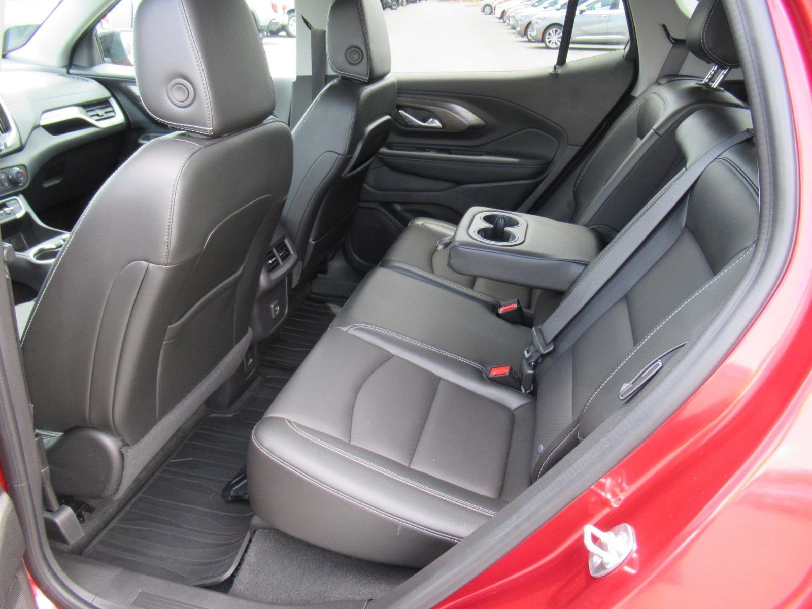 Used 2024 GMC Terrain SLT w/ Infotainment Package II AWD/4WD image 34