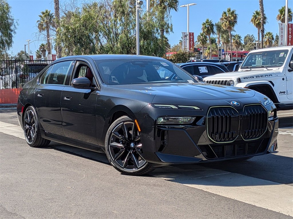 New 2025 BMW 740i