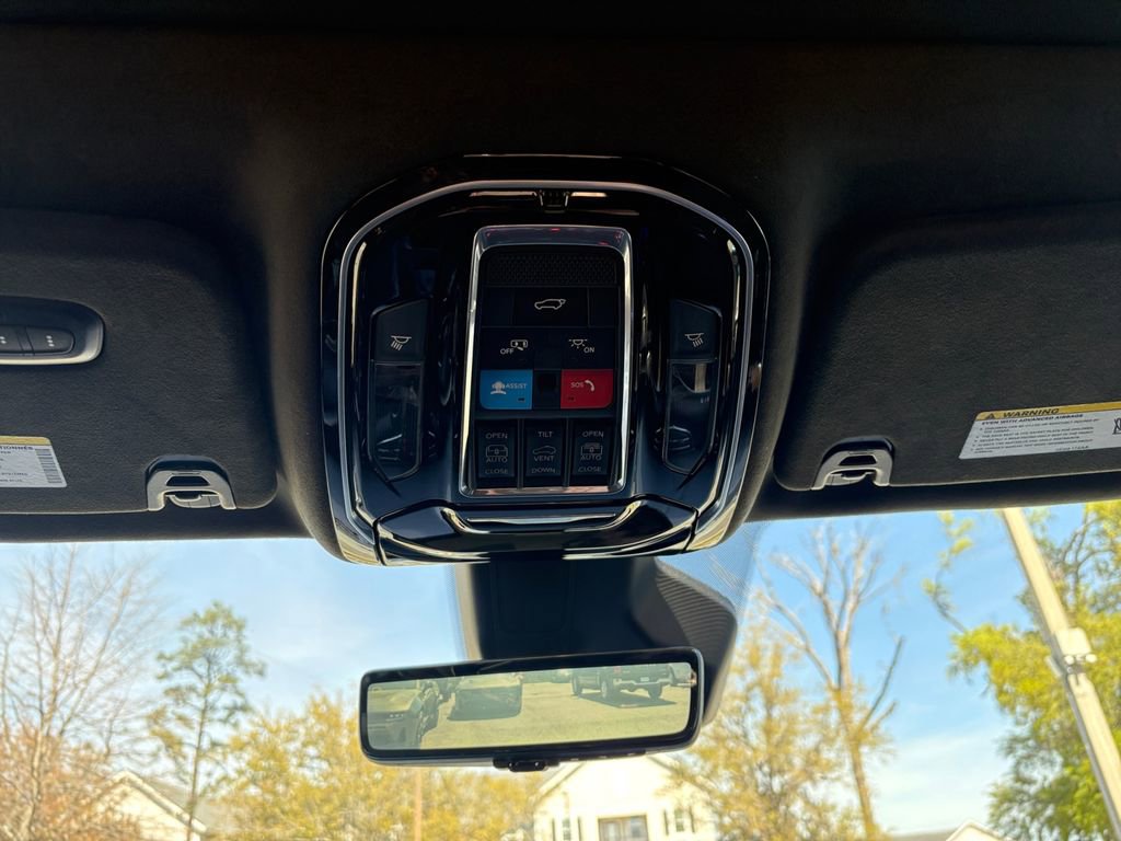 Used 2022 Jeep Grand Wagoneer Series II w/ Premium Group II image 33