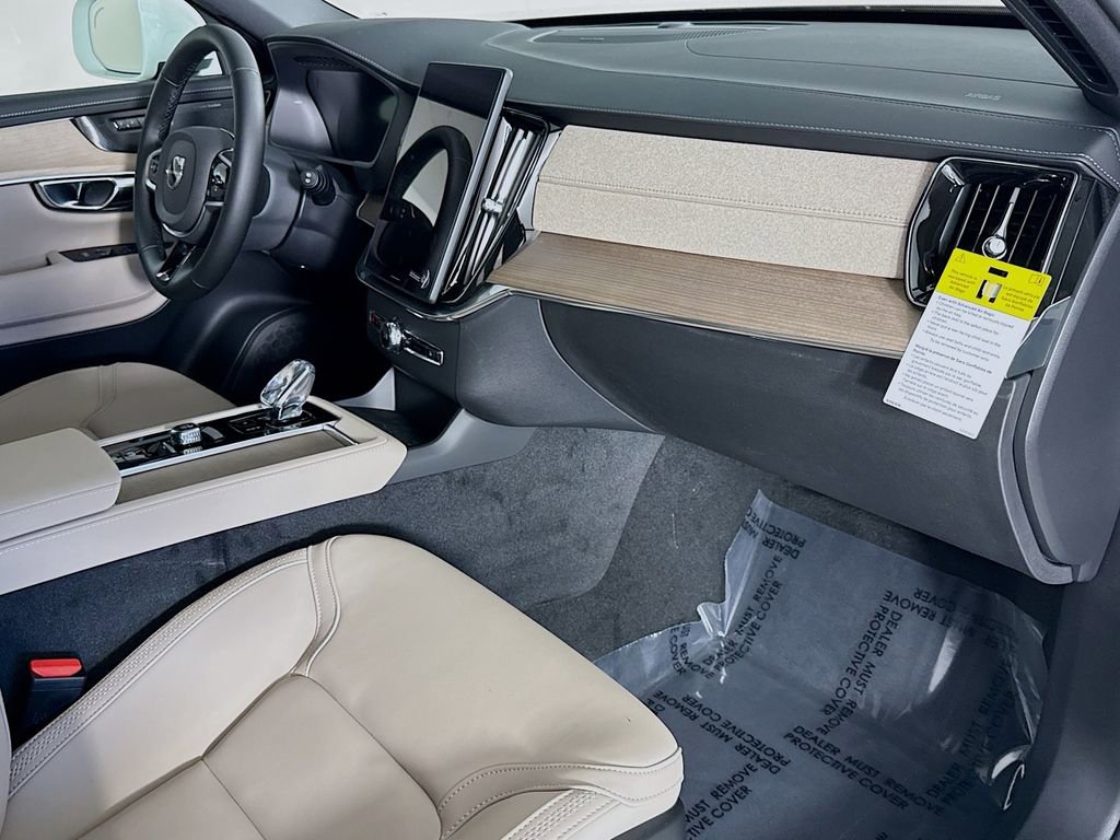 New 2026 Volvo XC90 B6 Plus w/ Protection Package Premier image 29