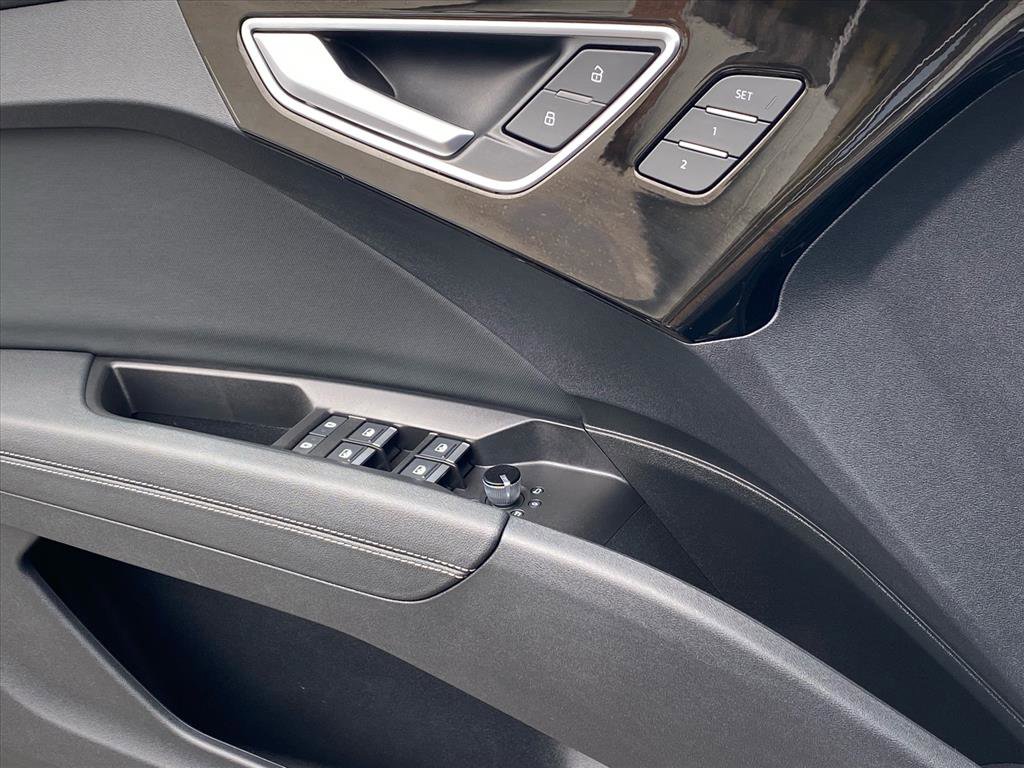 Used 2024 Audi Q4 e-tron Premium Plus w/ Premium Plus image 16