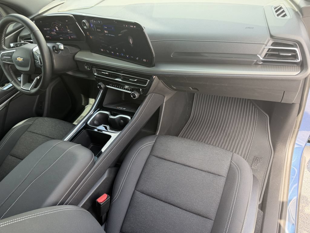 Used 2026 Chevrolet Traverse LT FWD image 15