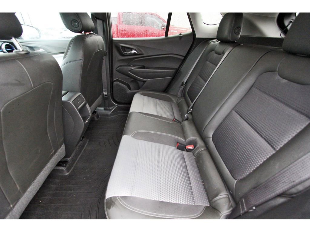 Used 2025 Chevrolet Trax LT w/ Driver Confidence Package image 7