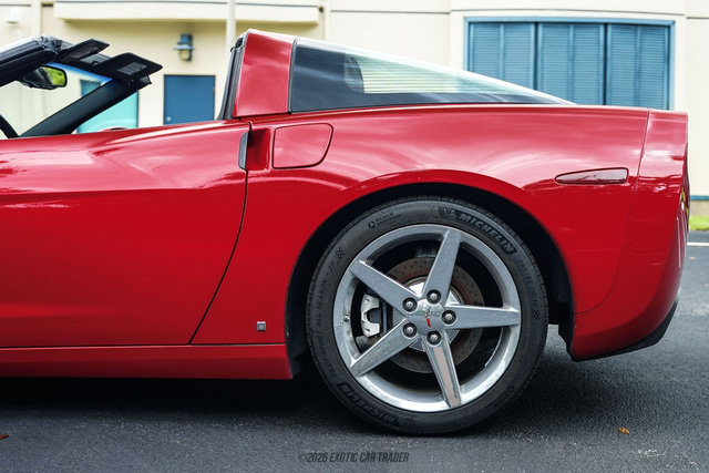 Used 2006 Chevrolet Corvette Coupe w/ Preferred Equipment Group RWD image 5