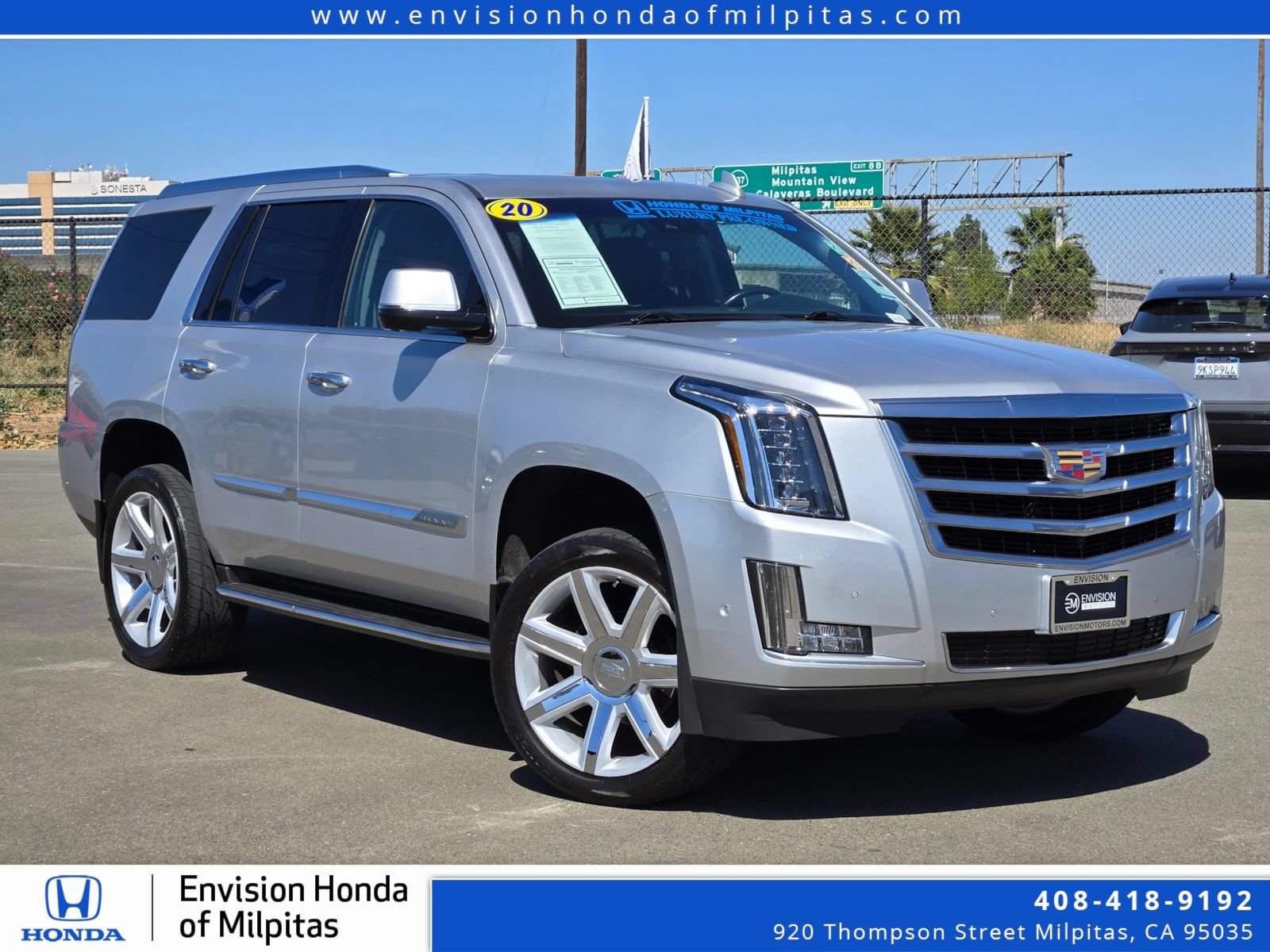 Used 2020 Cadillac Escalade Luxury RWD image 1