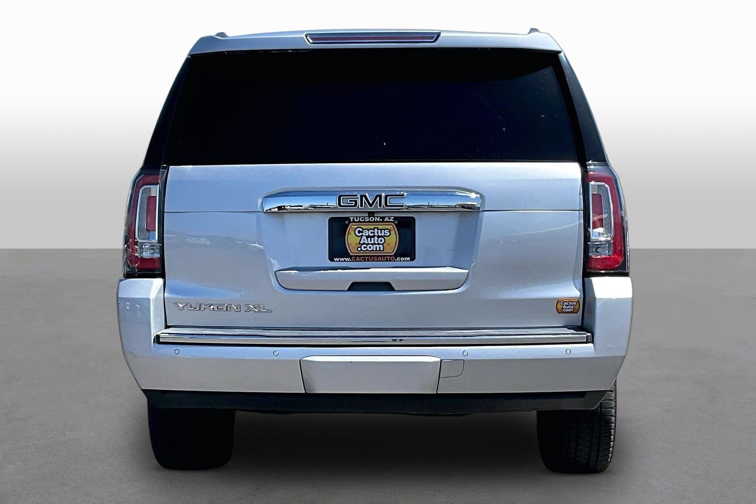Used 2018 GMC Yukon XL Denali w/ Open Road Package RWD image 4