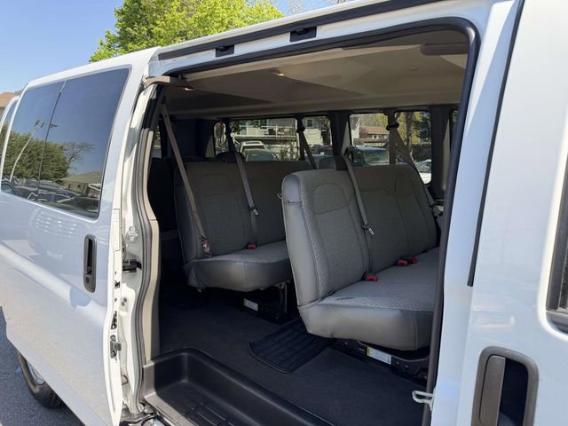 Used 2025 GMC Savana 3500 LT w/ LT Preferred Equipment Group RWD image 12