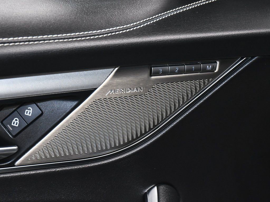 Used 2024 Jaguar F-PACE R-Dynamic S image 11