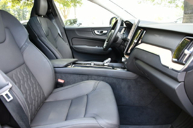 Certified 2026 Volvo XC60 B5 Plus AWD/4WD image 25