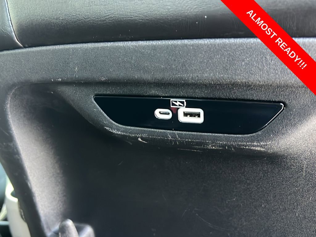 Used 2023 Chrysler Pacifica Touring-L FWD image 18