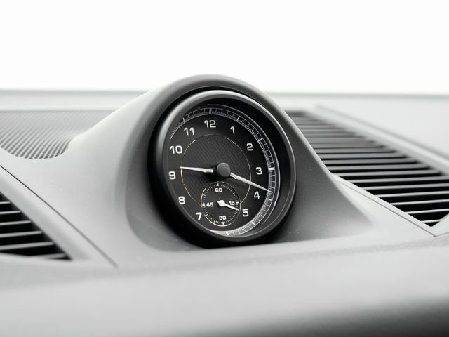 Certified 2025 Porsche Macan image 17