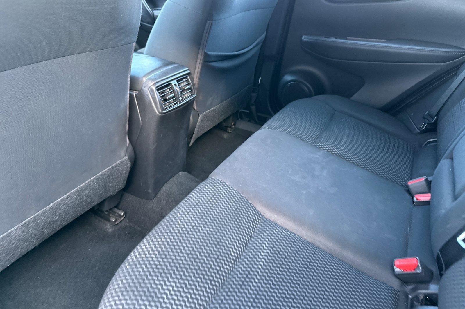 Used 2022 Nissan Rogue Sport S image 13