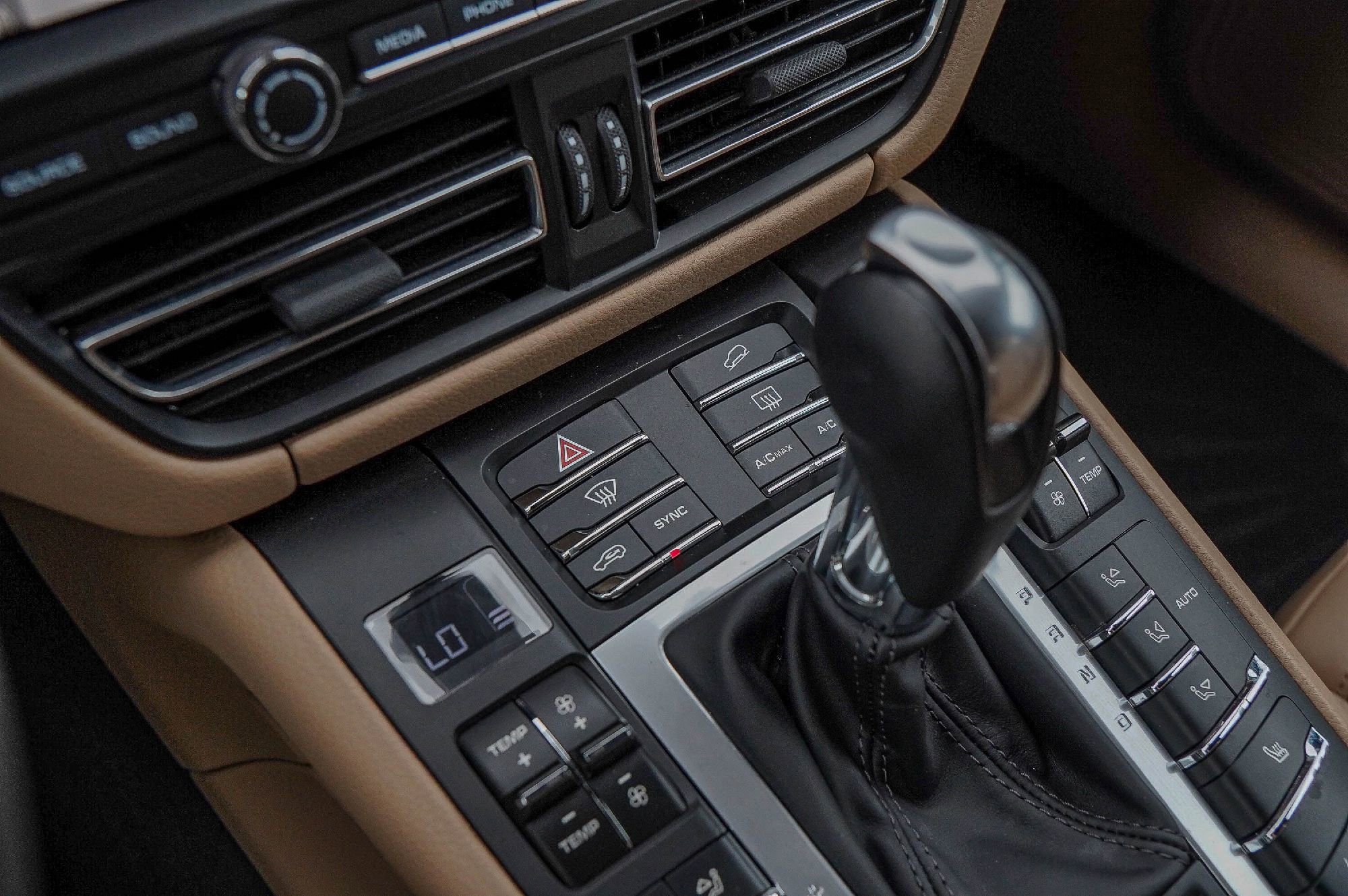 Used 2020 Porsche Macan image 18