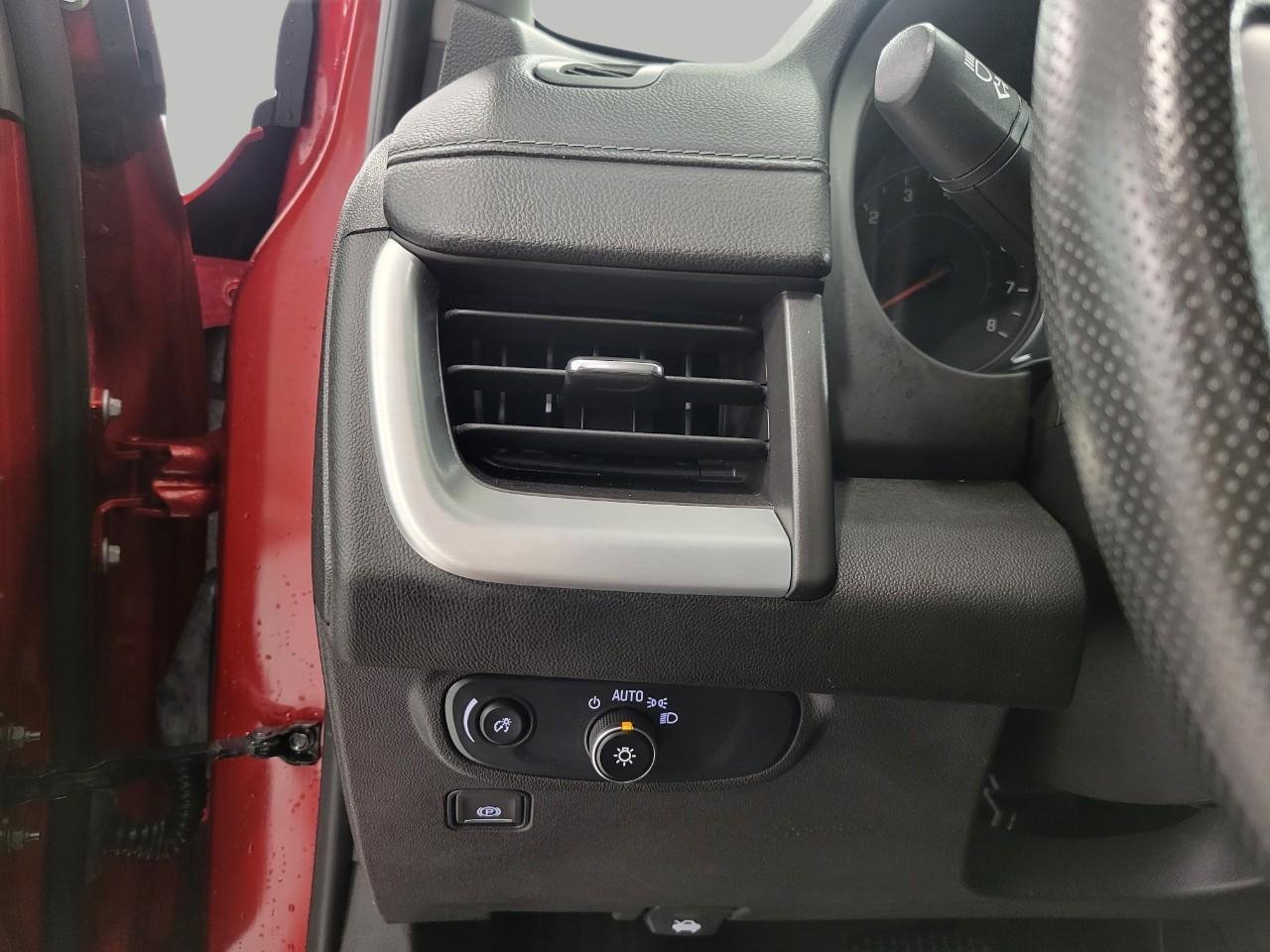 Used 2024 GMC Terrain SLE image 10