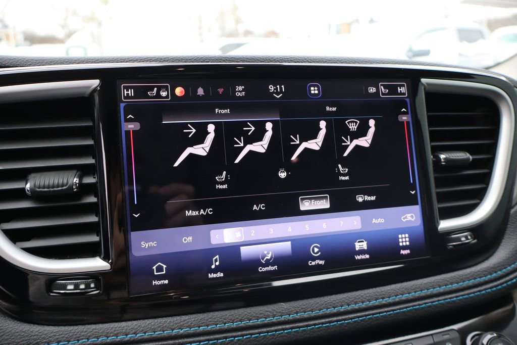 Used 2021 Chrysler Pacifica Touring-L w/ Uconnect Theater Family Group image 21