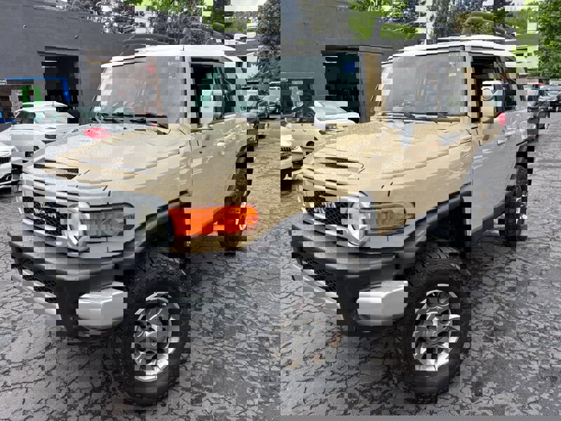 Used 2011 Toyota FJ Cruiser 4WD w/ Upgrade Pkg image 9