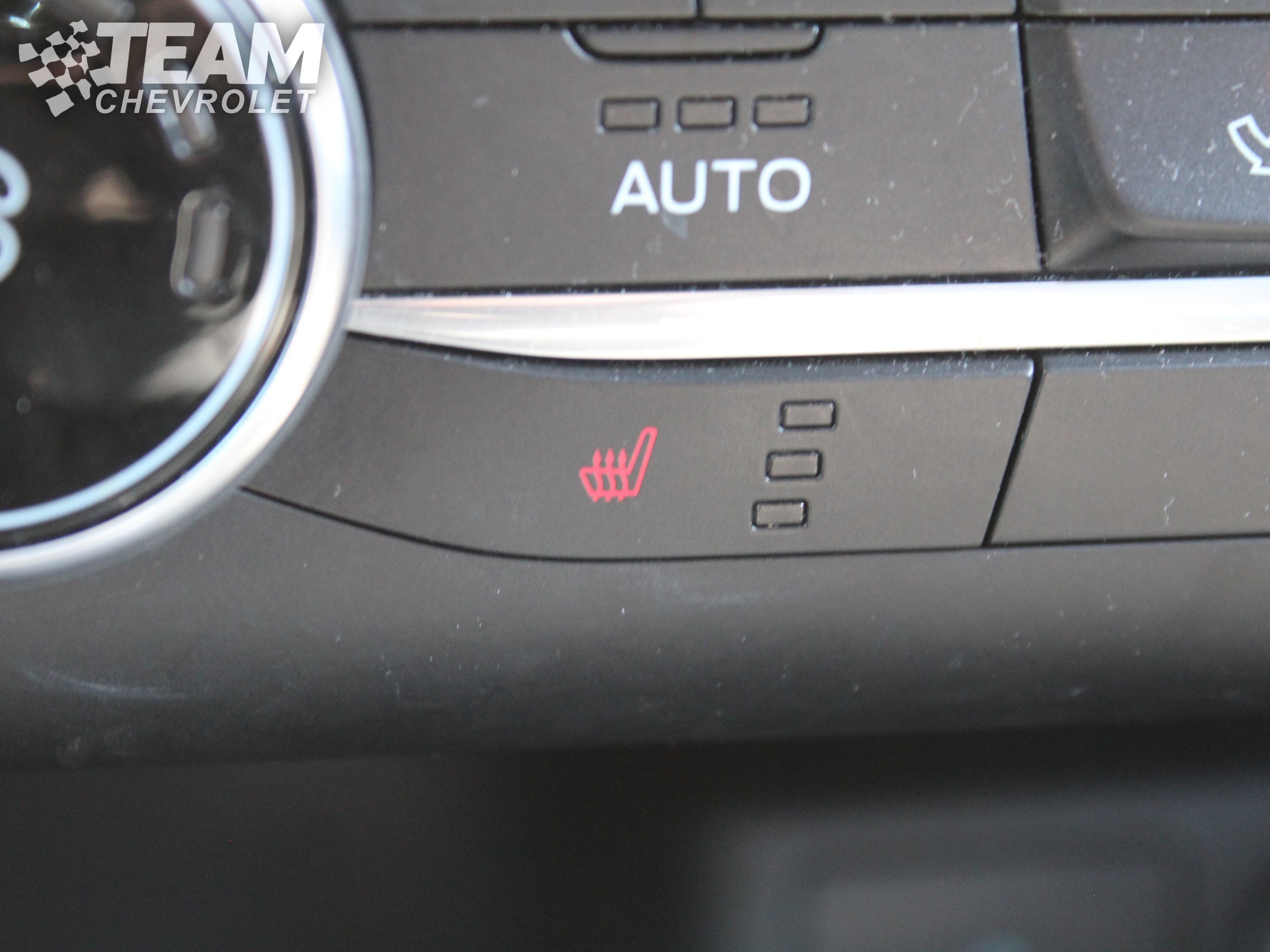 Used 2020 Ford Escape SE image 18