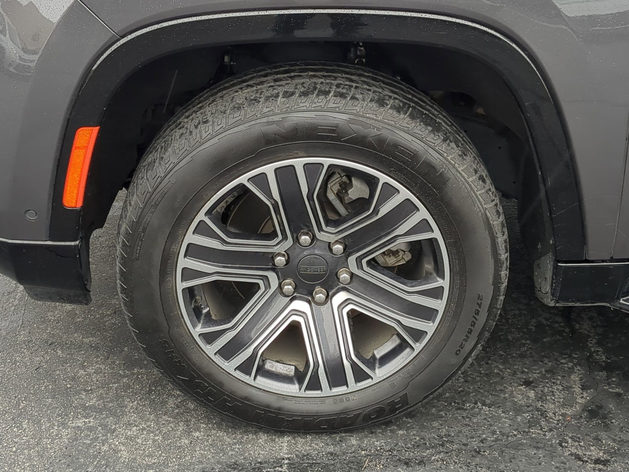 Used 2024 Jeep Wagoneer Series II image 13