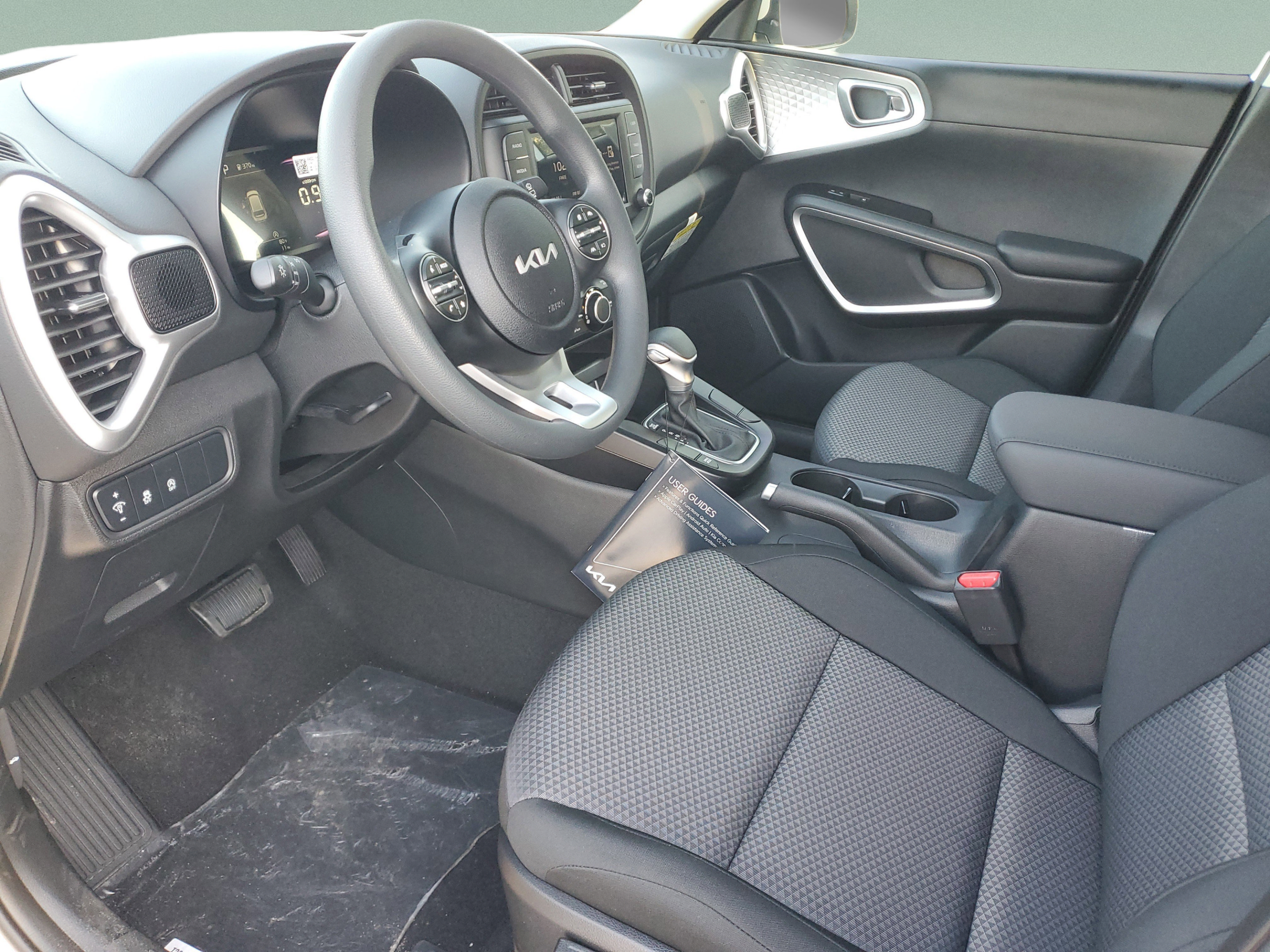 Used 2025 Kia Soul LX FWD image 22
