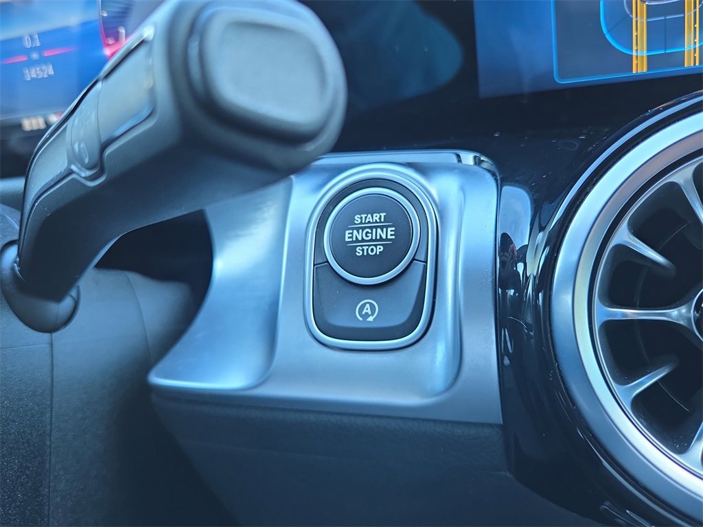 Certified 2025 Mercedes-Benz GLB 250 4MATIC image 26