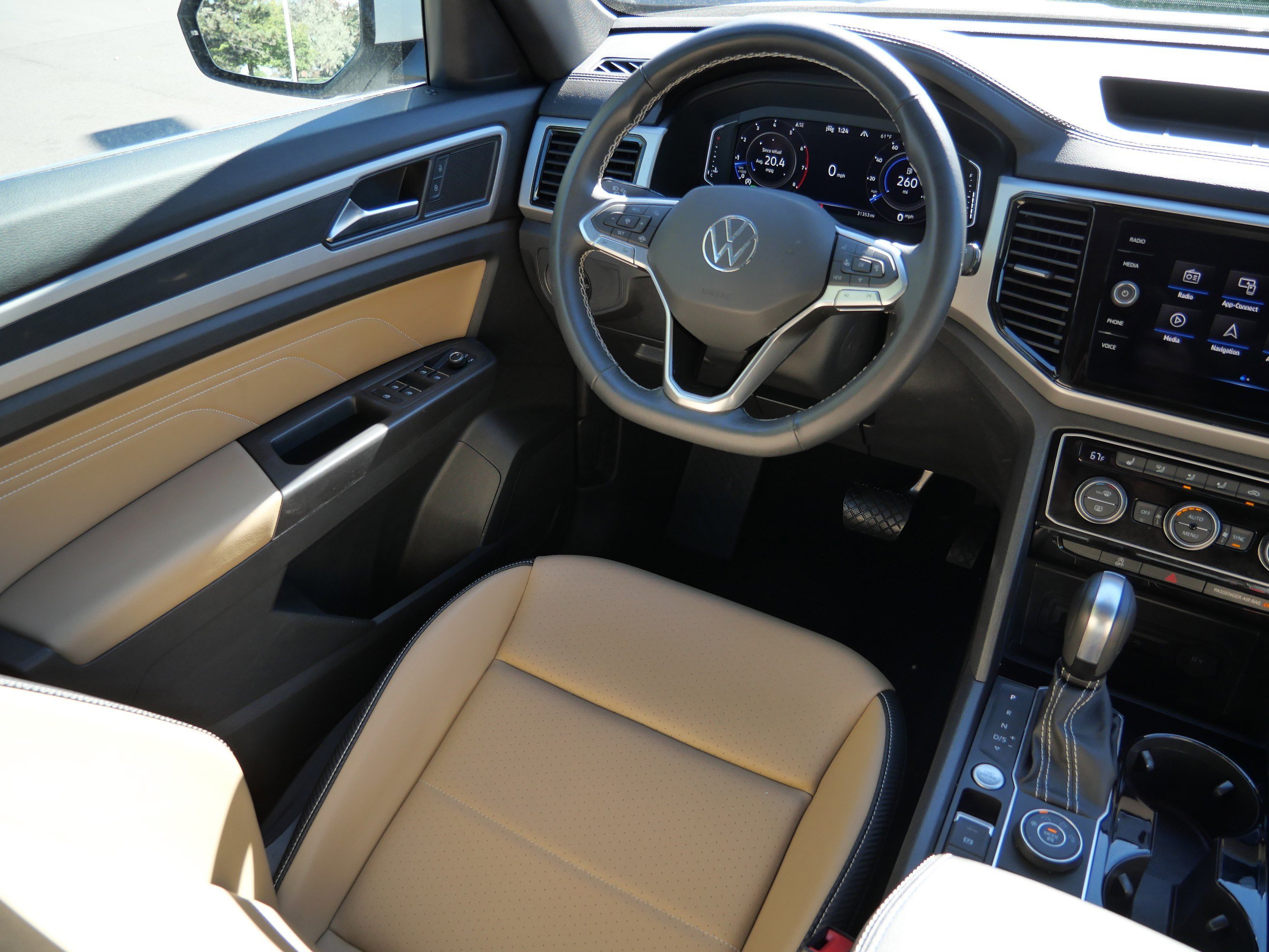 Certified 2022 Volkswagen Atlas Cross Sport SE image 9