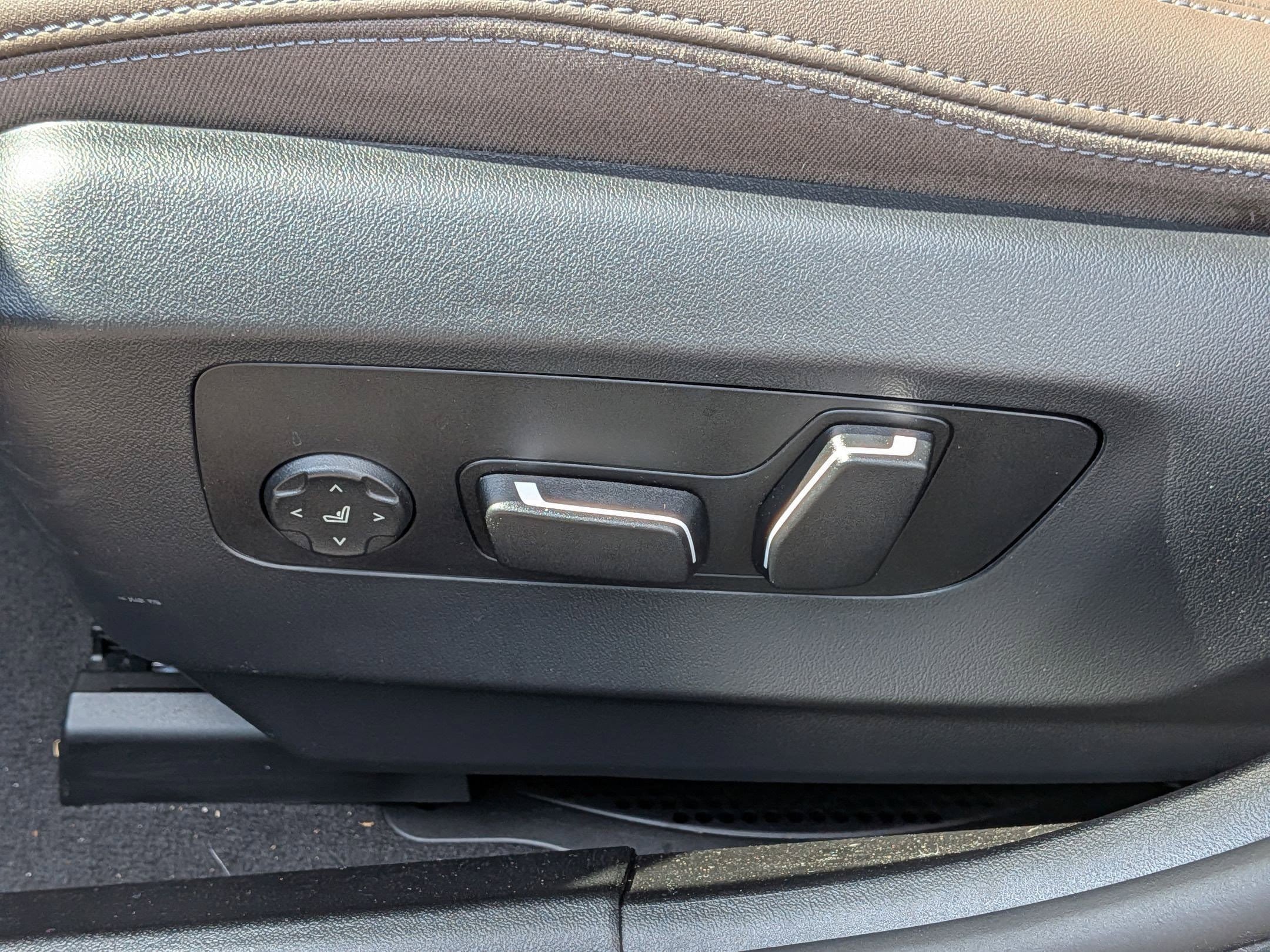 Used 2025 BMW 530i RWD image 16