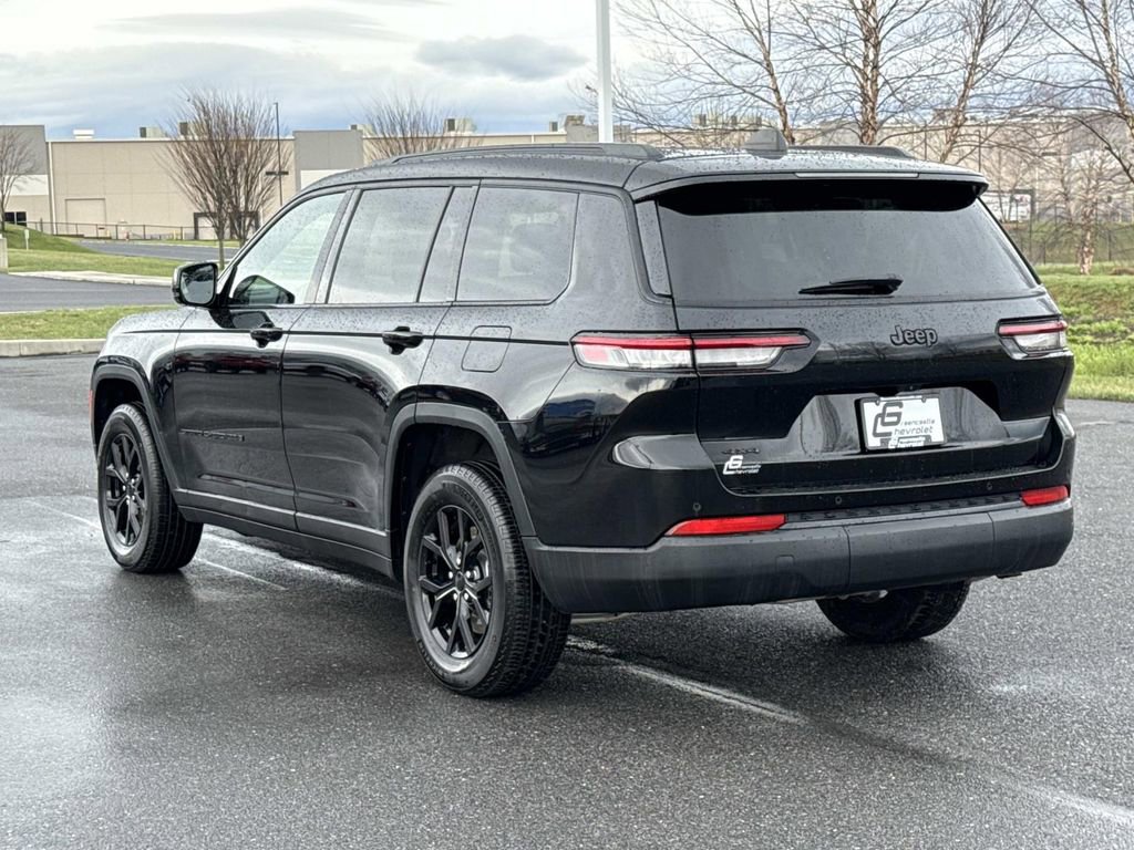 Used 2024 Jeep Grand Cherokee L Laredo AWD/4WD image 26