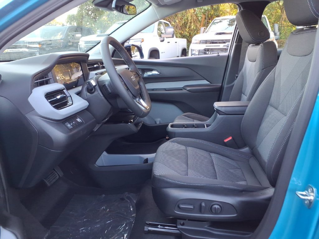 New 2027 Chevrolet Bolt LT w/ Comfort Package FWD image 9