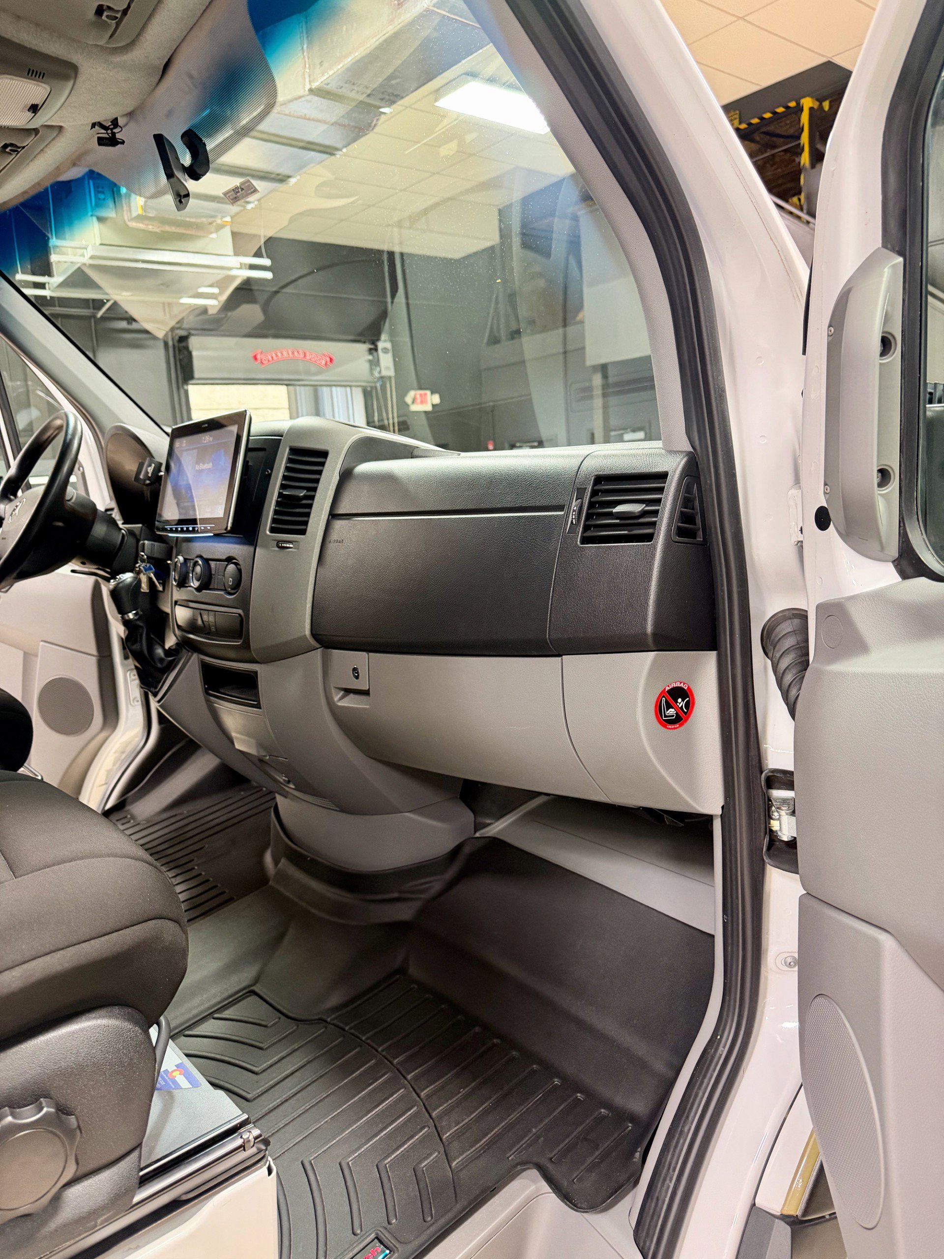 Used 2018 Mercedes-Benz Sprinter 3500 image 27