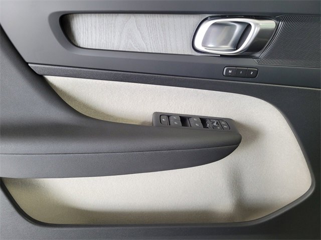 New 2026 Volvo XC40 B5 Plus w/ Protection Package Premier image 22